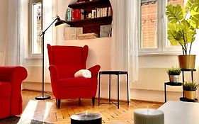 Eotvos 25 Apartment